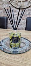 Load image into Gallery viewer, Candle & Reed Diffuser Gift Set