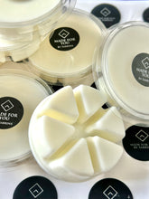 Load image into Gallery viewer, Highly Scented Wax Melt Egyptian Cotton &amp; Cashmere Musk
